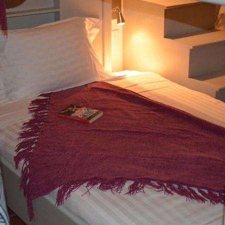 Luna Maya Hostel & Wellness 危地马拉安地瓜 外观 照片